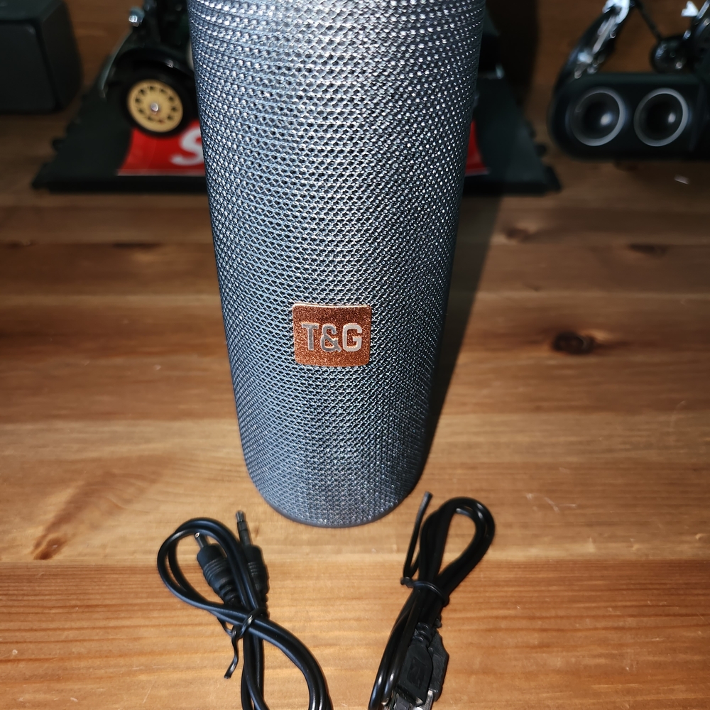 T&G Portable Bluetooth Speaker in Gray with Leather Logo